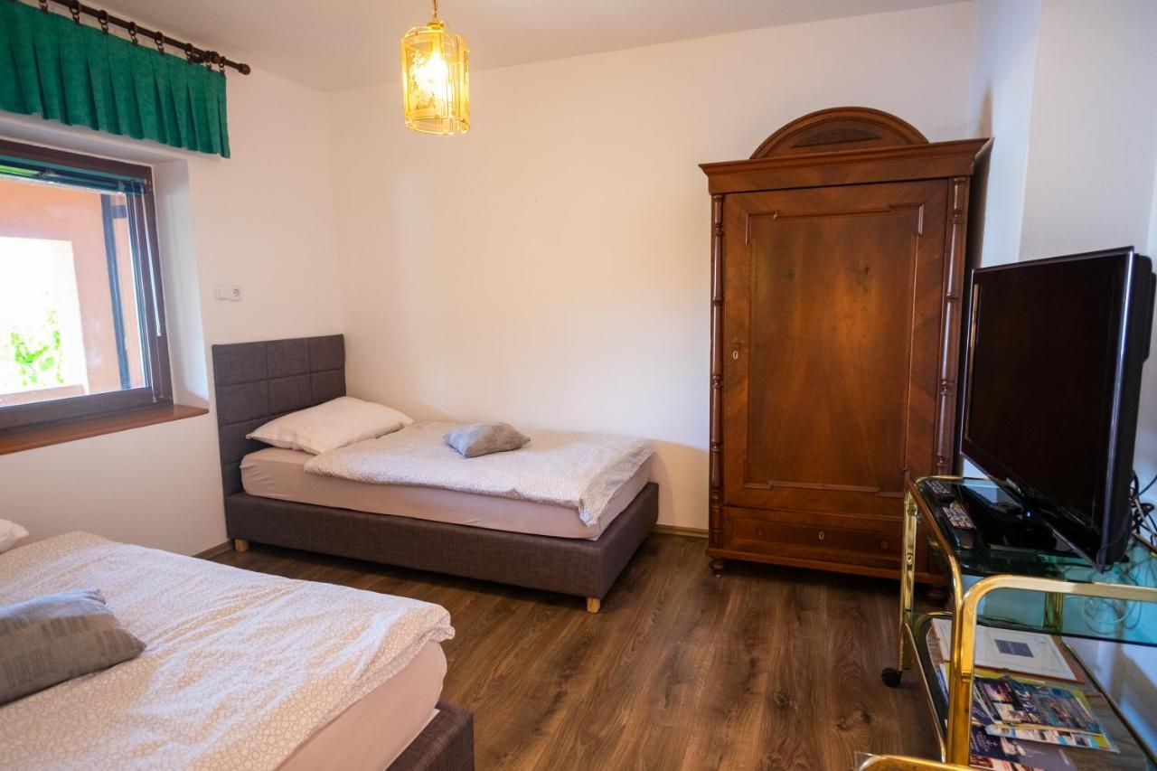 Apartmani Suzana Klenovica Exteriör bild